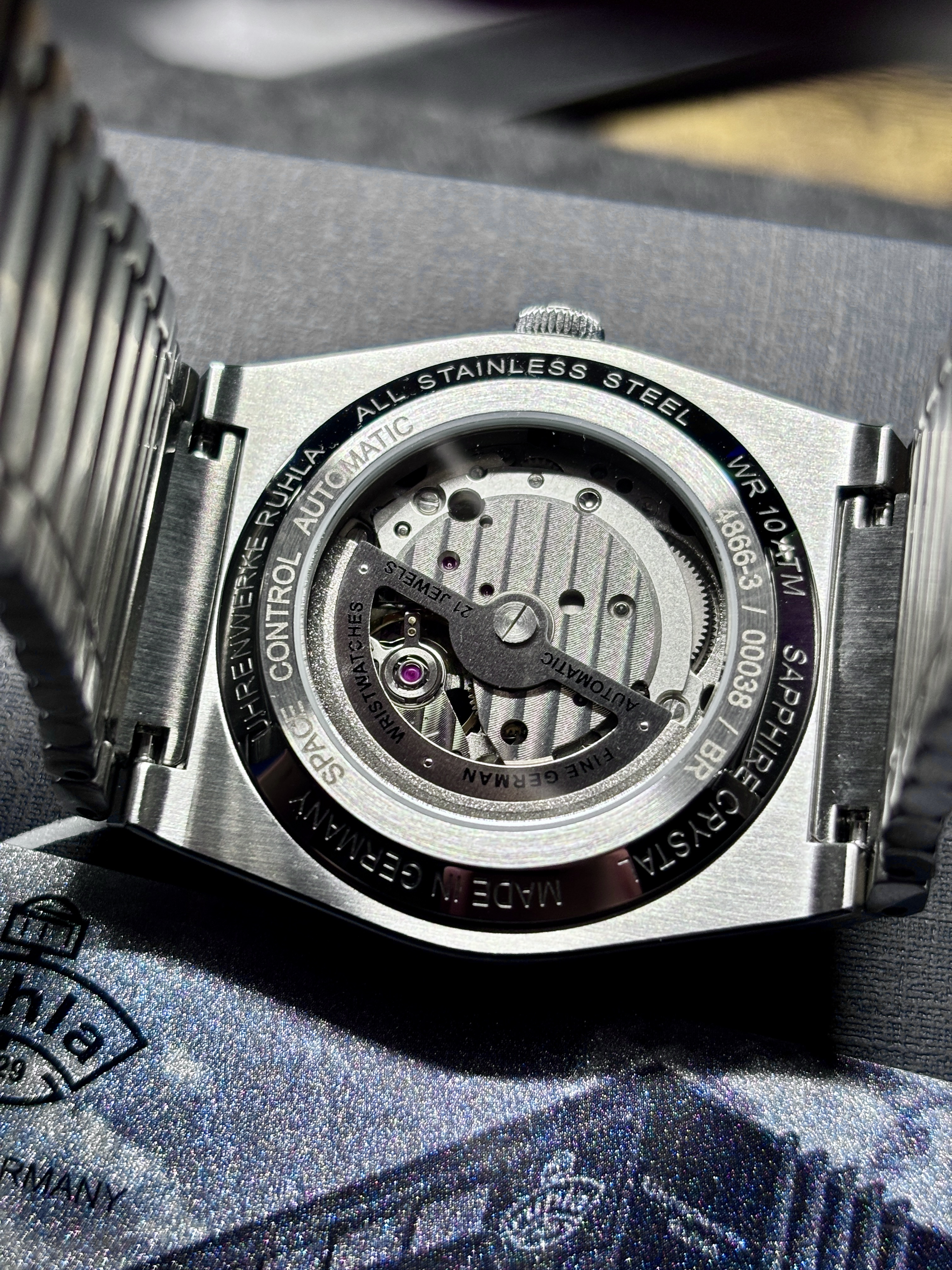 zeppelin_100_jahre_vorderseite