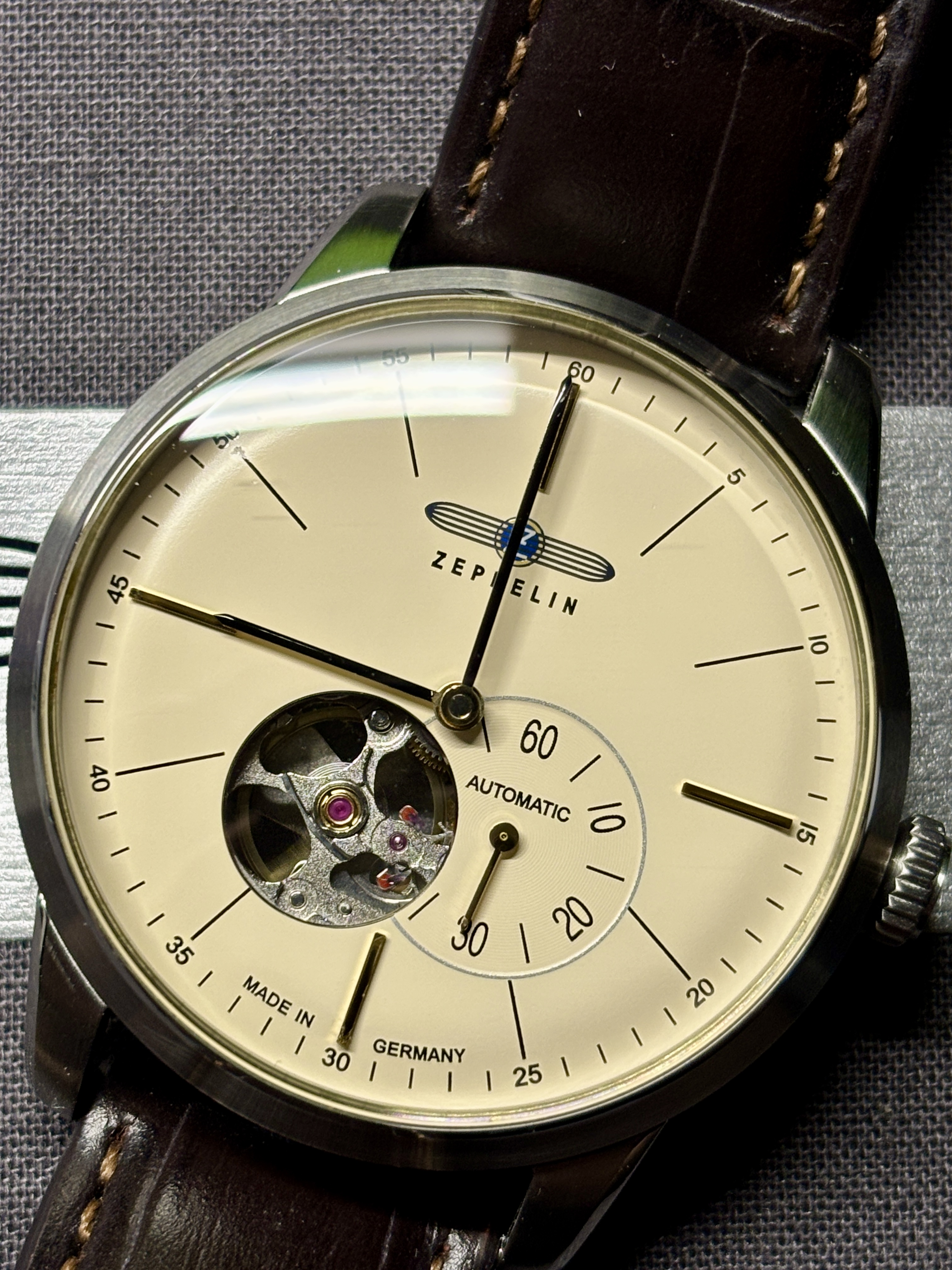 zeppelin_100_jahre_vorderseite